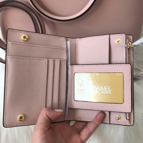 NEW! MICHAEL KORS PURSE AND WALLET - Picture 4 of 8